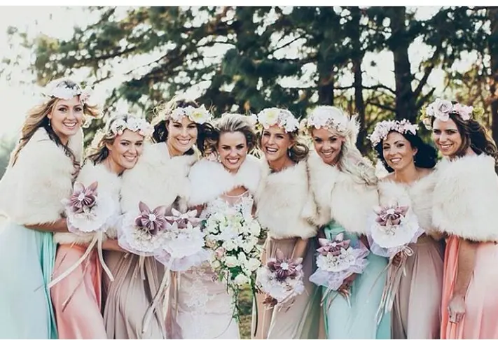 Tampil Memukau dengan Seragam Gaun Pernikahan