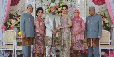 Intip Seragam Kebaya Keluarga Pengantin yang Bertema Modern dan Elegan