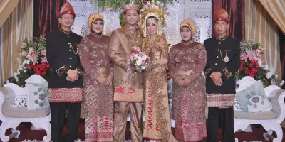 Seragam Pendamping Pengantin: Tips Memilih dan Inspirasi Gaya Terbaru