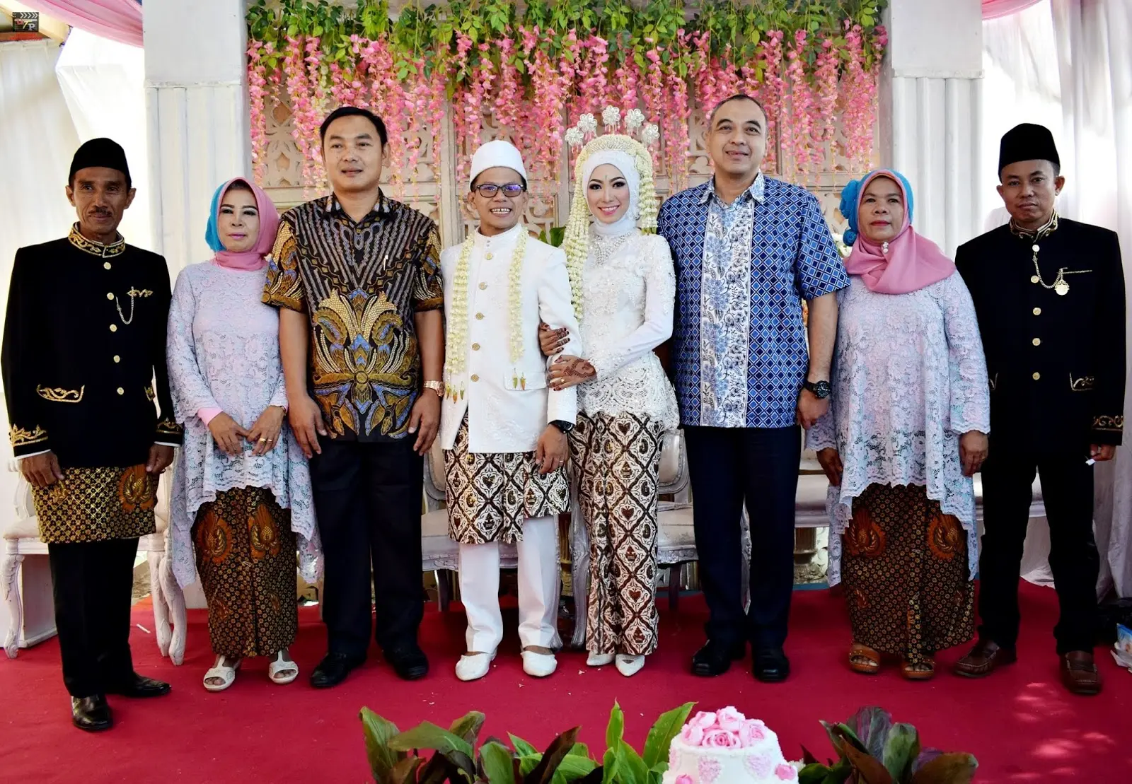 Seragam Terima Tamu Pengantin: Menjadi Tuan Rumah yang Elegan dan Berkarakter